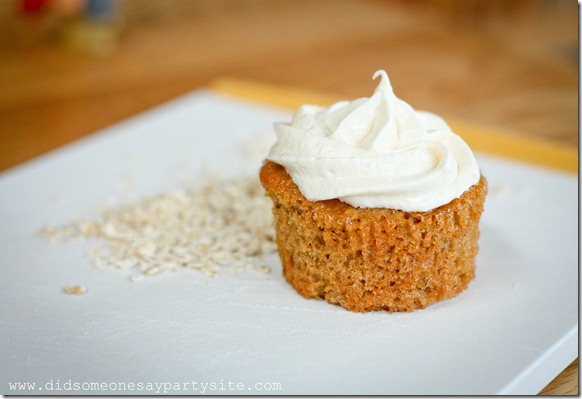 Oatmeal Cream Pie Cupcakes